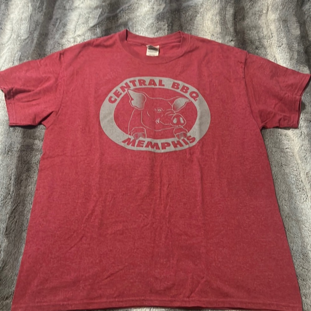 World Famous Central BBQ T-shirt from Memphis TN large red/pink NEVER worn
